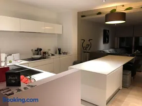 Home Bruges Cosy Comfort Modern Couple Privacy walking distance City center Kitchen Terrace Garden - Image 5