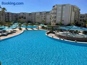 Outstanding Flat with pool and near the beach - Image 3