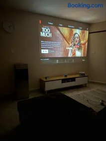 Affordable, Near UN, Fully-Furnished 1-Bedroom Gem - Image 4