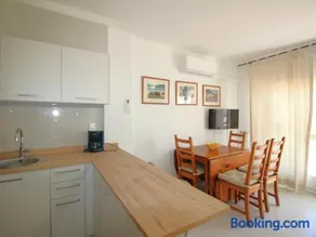 Apartamento acogedor con piscina, WiFi y garaje cerca de la playa de La Farella, Llançà - ES-228-8 - Image 4