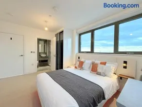 Riverside Rooms and Apartments - Image 4