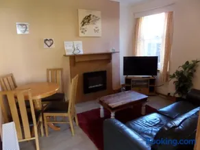 Jane's Cottage Free Parking - Image 3
