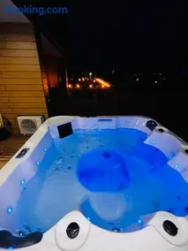 Pratum Pink&Blue Mikołajki - Apartament 31 Maria Antonina z JACUZZI - Image 2