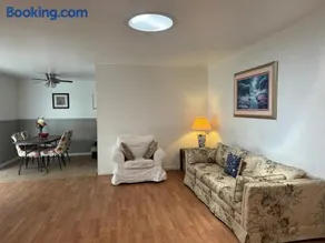 BM master suite in Mountain View - Image 2