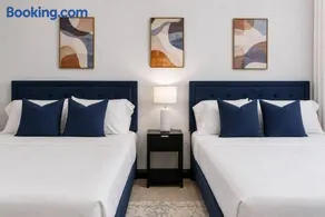 Modern 2BR Apartment with Gym, Pool and Parking - Image 4