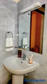 Jewel Apartment - Image 4