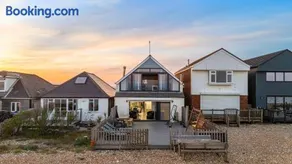 Private Beach House plus Studio Apartment Sleeps 10 - Image 2
