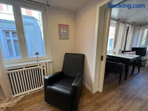 Gemütliches City-Apartment mit Kitchenette & Café im Haus - Image 4