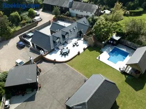 Luxury private estate summer winter 32c heated pool & hot tub bar stay deal kent - Image 3