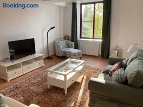 Garden View Apartment - Image 2