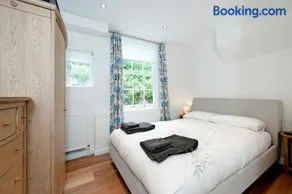 The Apartment, 24 West End Terrace, Winchester - Image 3