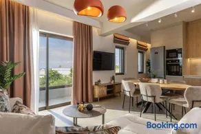 Ark Luxury Suite, Hot tub & Sea Views, by ZanteWize - Image 3
