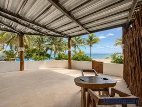Arenika Beachfront Villa & Rooms - Image 4