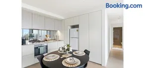 Waterfront 2-Bedroom Apartment with Pool, Gym & Free Parking - Image 3