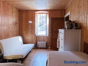 Ground floor apartment with garden - Image 5