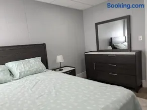 Cozy 2-Bed Room Apartment - Image 5