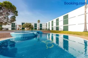 Appartement de vacances avec jardin, terrasse et piscine | Vue jardin - Image 2