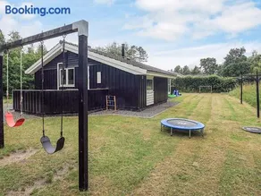 Enchanting Holiday Home in Hadsund With Whirlpool - Image 2