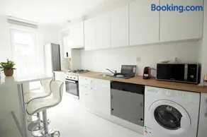 3 Rooms A502 StayInn by Cosmopolis - Image 2