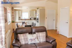 Fabulous detached lodge with hot tub two nights minimum stay - Image 3
