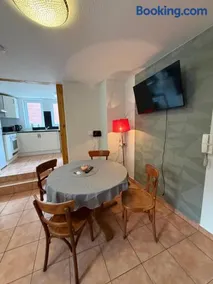 Ferienwohnung im alten Fachwerkhäuschen Nähe Edersee 1 Schlafzimmer, Garten, Parkplatz - Wohnung 2 von 3 - Image 2