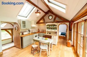 Idyllic countryside cabin with stream and lake - Image 5