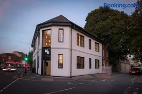 Montgomery House Apart-Hotel - Image 3