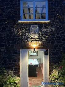 4 St Richard’s Cottages - Image 3