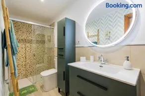 Paradise Villa Constancia with Views - Image 3