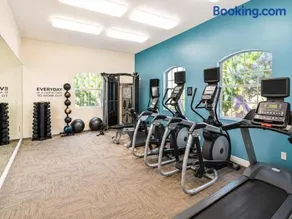 Luxe Room & Bathroom in Shared Apartment In Marina Del Rey - Pool, Hot Tub, Sauna, Gym - Image 3