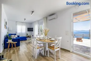 Camellia Home - Pure Sea View - Image 1