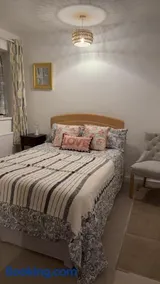 A beautiful stylish home in city centre - Image 3