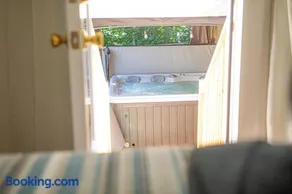 Your Cozy and Relaxing Retreat - Image 2