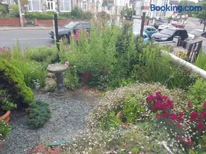 Brookfield Guesthouse - Image 3