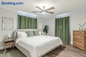 Boho retreat w pool & beach access - Image 3