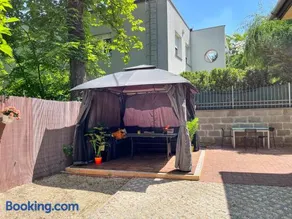 Brand New Garden Flat / Free Parking - Image 4