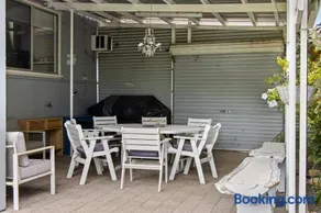 Blue Horizon Beach House - Image 2