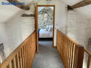 Abercelyn Cottages - Tithe Barn 1 - Image 5