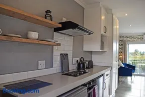 1009 Studio Apartment Pont de Val - Image 5