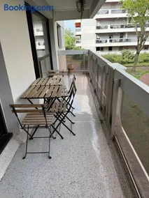 Ravissant T3 avec terrasse à 100m du Tram D - Image 2