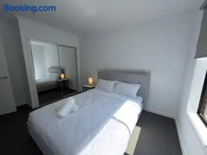 Living Waters Retreat - Kalkallo - Luxury Holiday Home With Free EV Dock!! - Image 4
