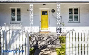 The Cottage on Market - Image 2