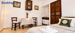 Vrisi Guest House - Image 3