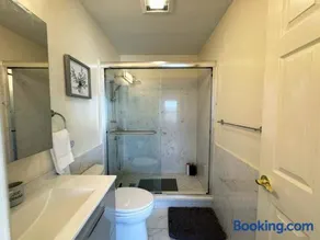 Stunning House in South SF - Image 4