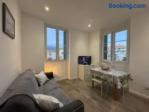 Appartement plein centre avec jardin de 40m2 près des plages - Image 1