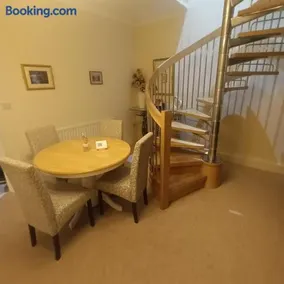 Foxy stays - Image 5