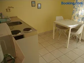 Hévíz -Alsópáhok Villa-Erika Apartman - Image 3