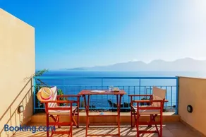 Idyllic Beachfront House - Image 3