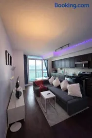CN Tower View with Pool, Gym, Hot Tub, and More! - Image 4