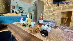 Malonas Stone 2 Bd House - Image 1